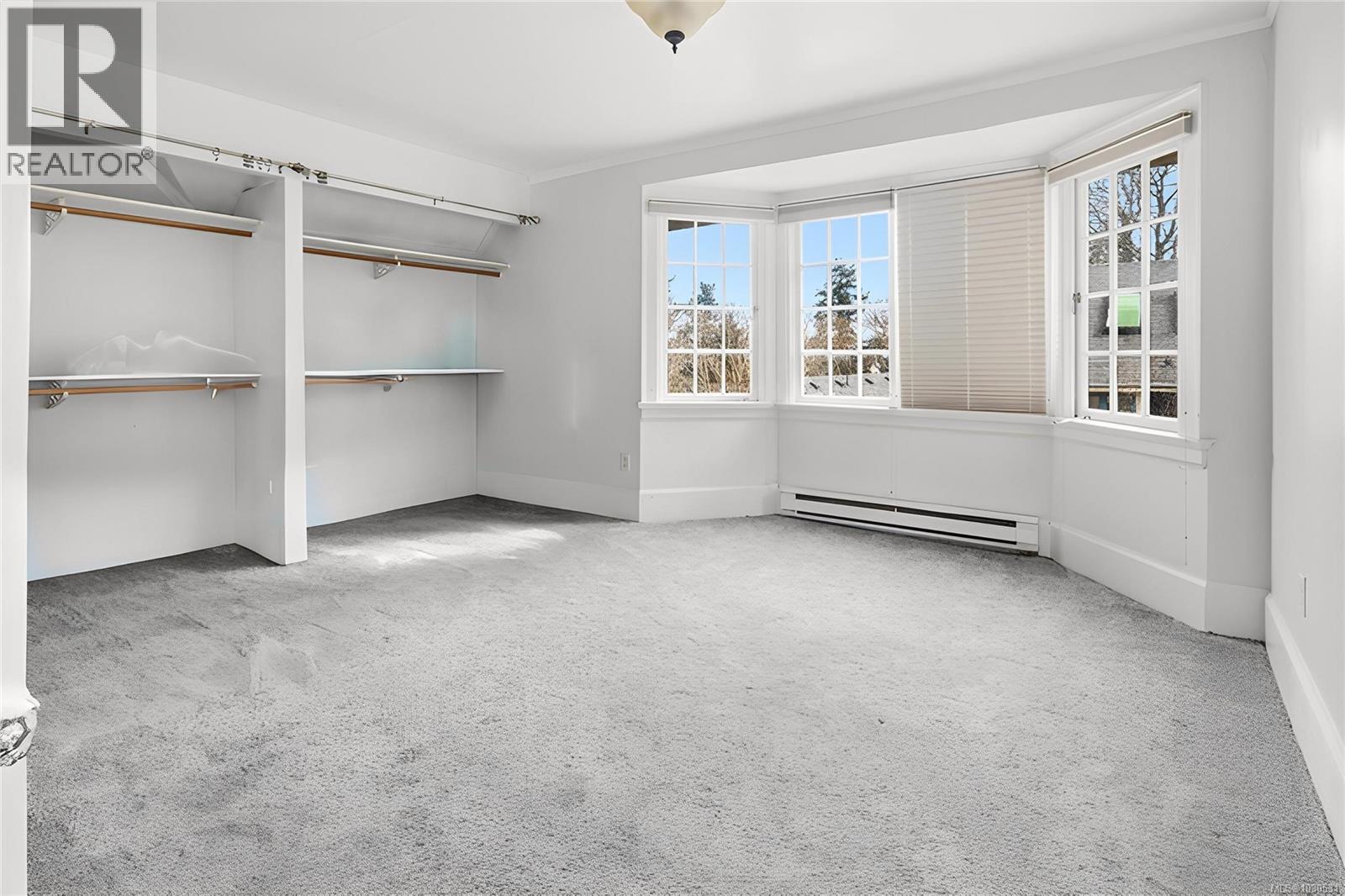 1043/1045 Belmont Ave, Victoria