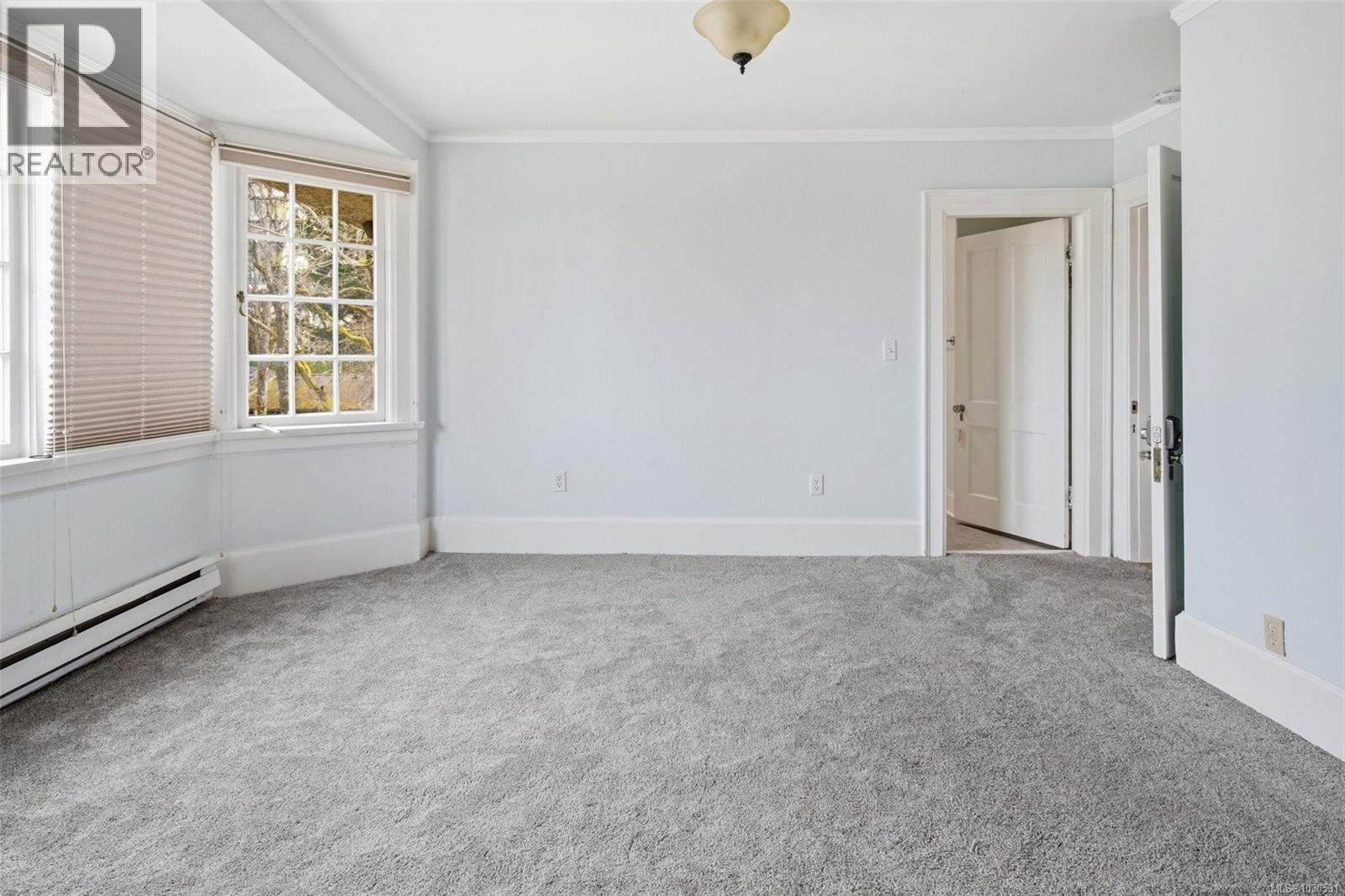 1043/1045 Belmont Ave, Victoria