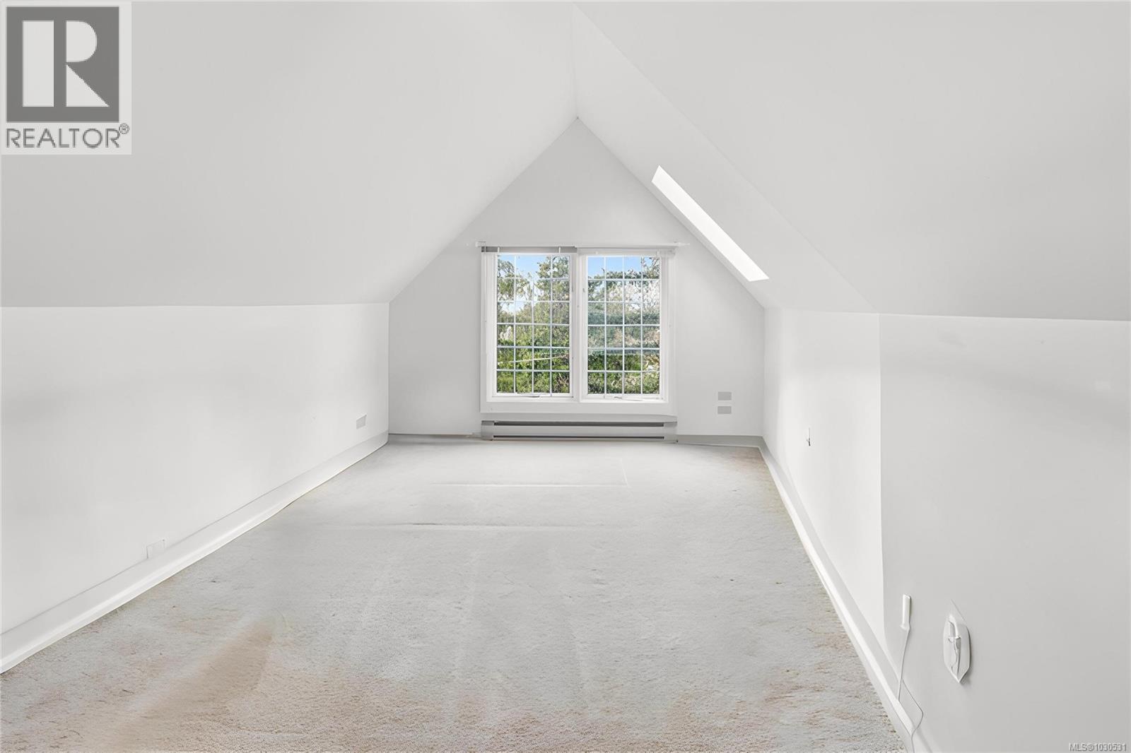 1043/1045 Belmont Ave, Victoria