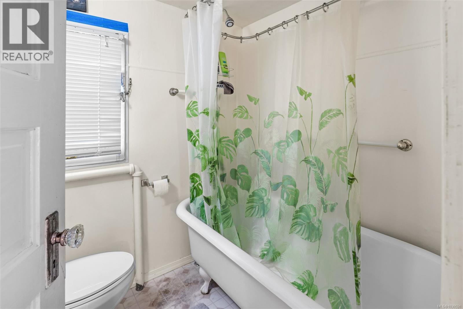 1043/1045 Belmont Ave, Victoria