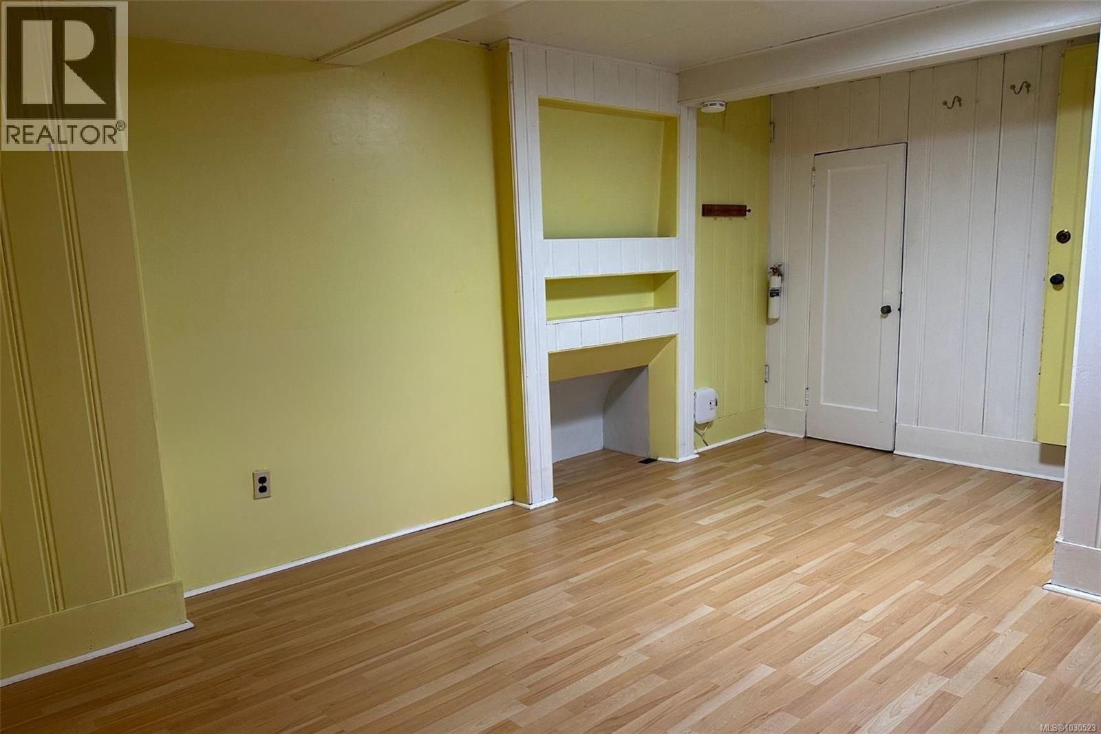 1043/1045 Belmont Ave, Victoria