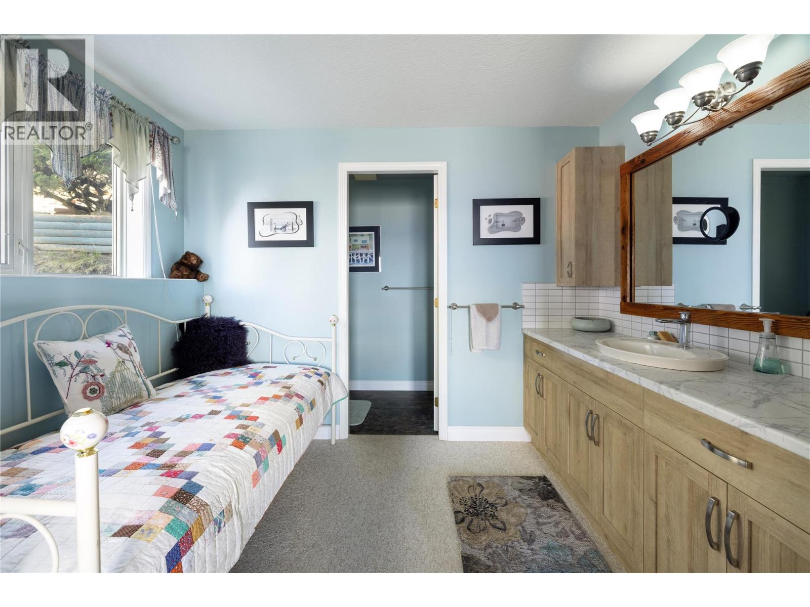 815 GALIANO ROAD - 32