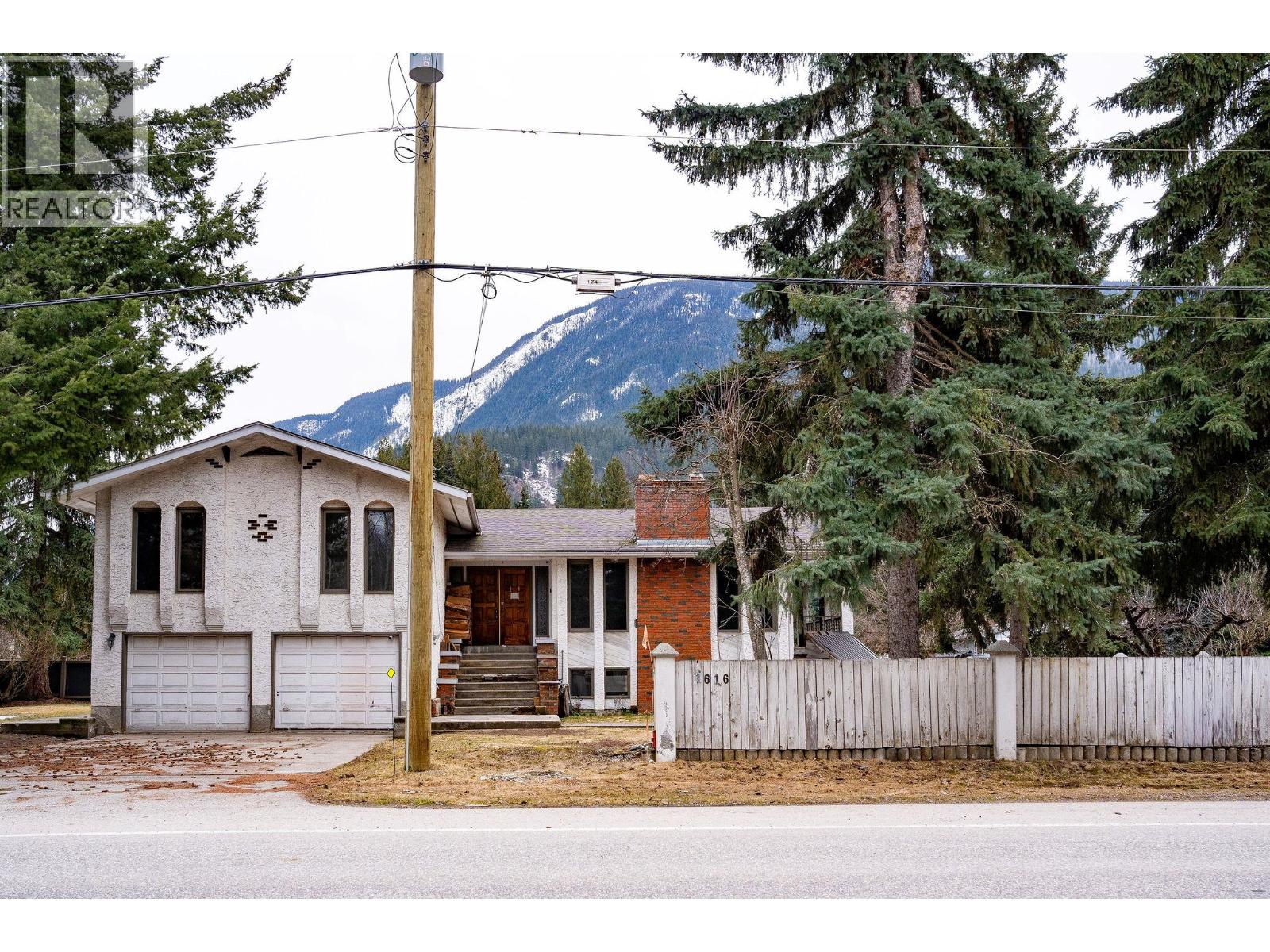 1616 Dogwood Drive, Revelstoke