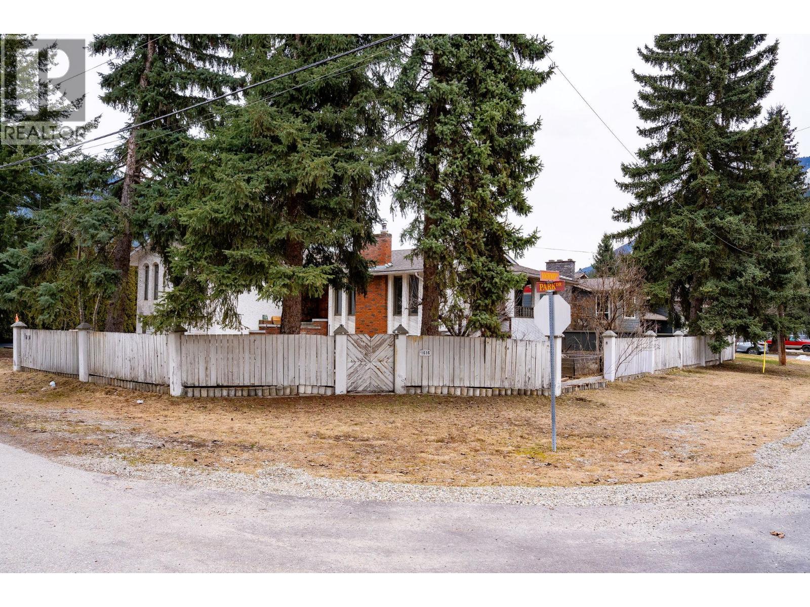1616 Dogwood Drive, Revelstoke