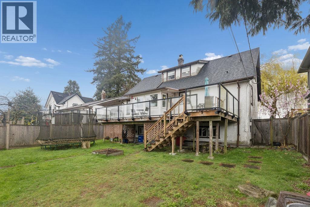 1810 TENTH AVENUE, New Westminster