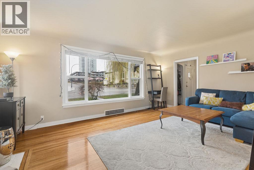 1810 TENTH AVENUE, New Westminster