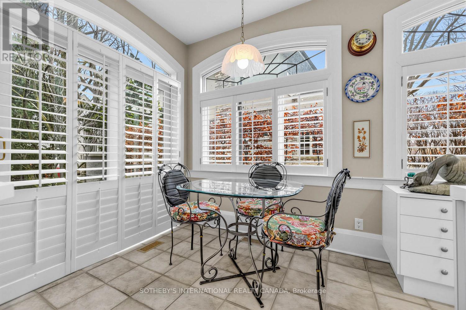 136 ROXBOROUGH DRIVE - 14