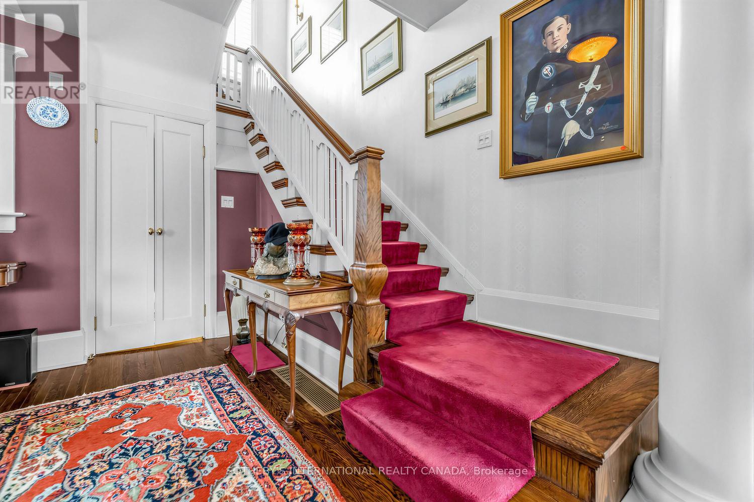 136 ROXBOROUGH DRIVE - 19