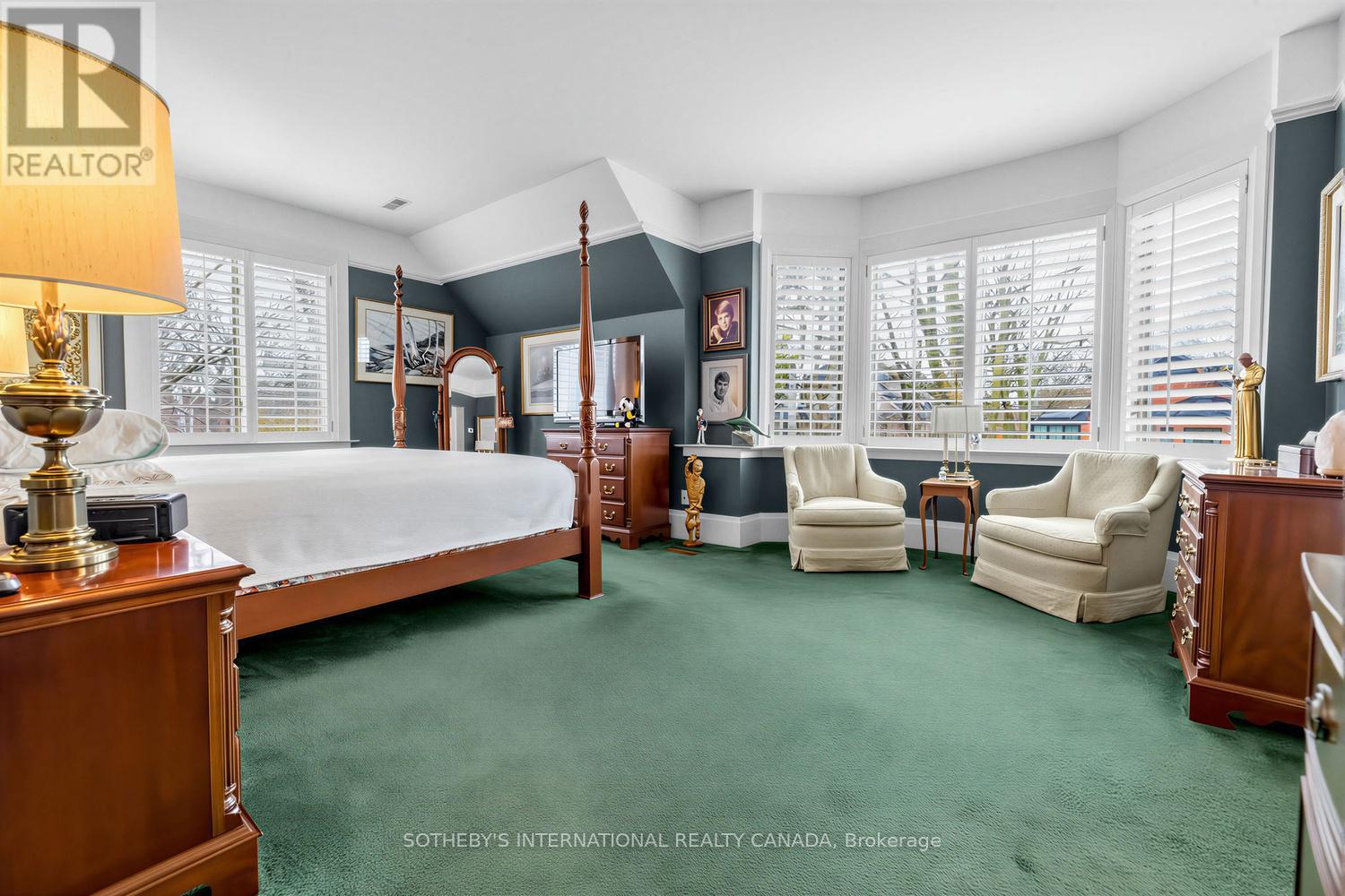 136 ROXBOROUGH DRIVE - 20
