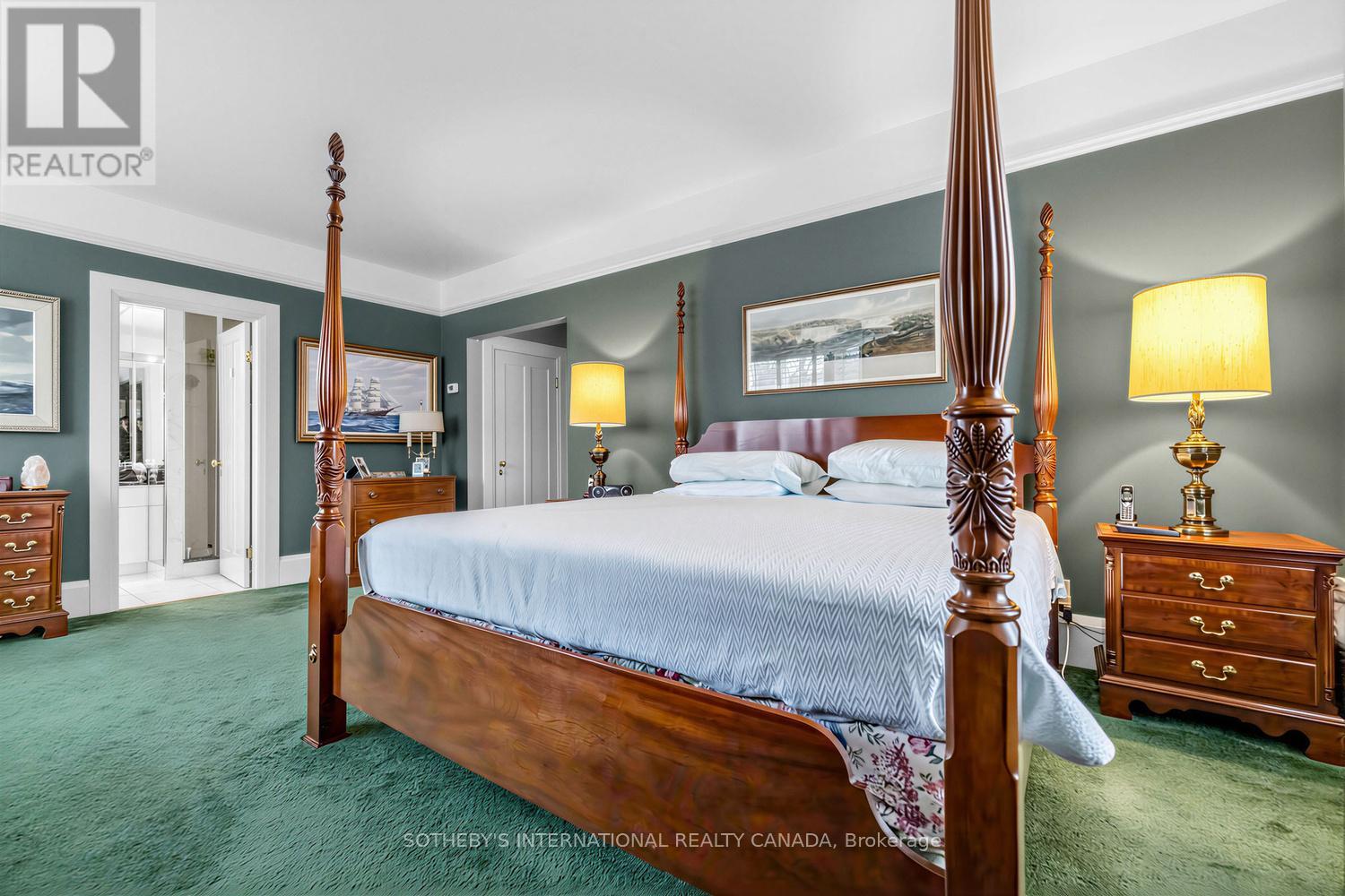 136 ROXBOROUGH DRIVE - 23