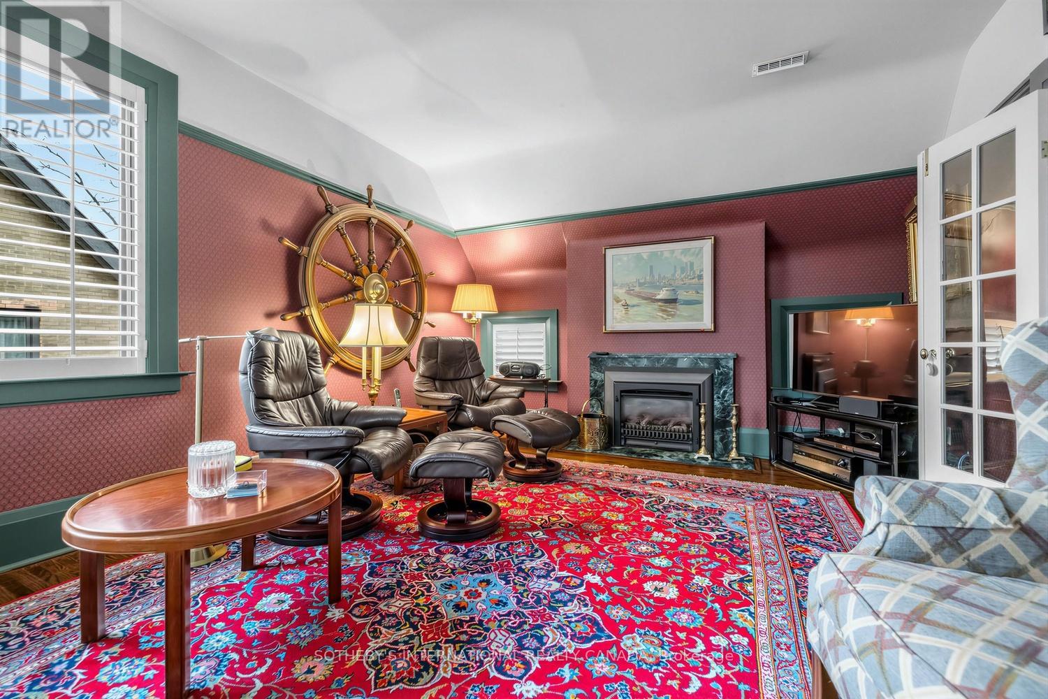 136 ROXBOROUGH DRIVE - 27