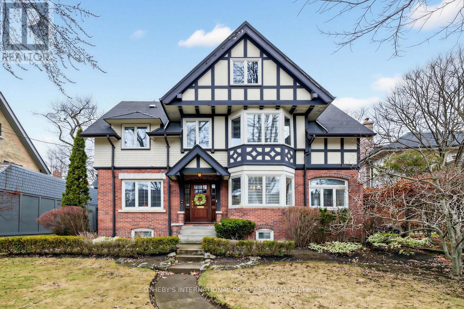 136 ROXBOROUGH DRIVE - 3