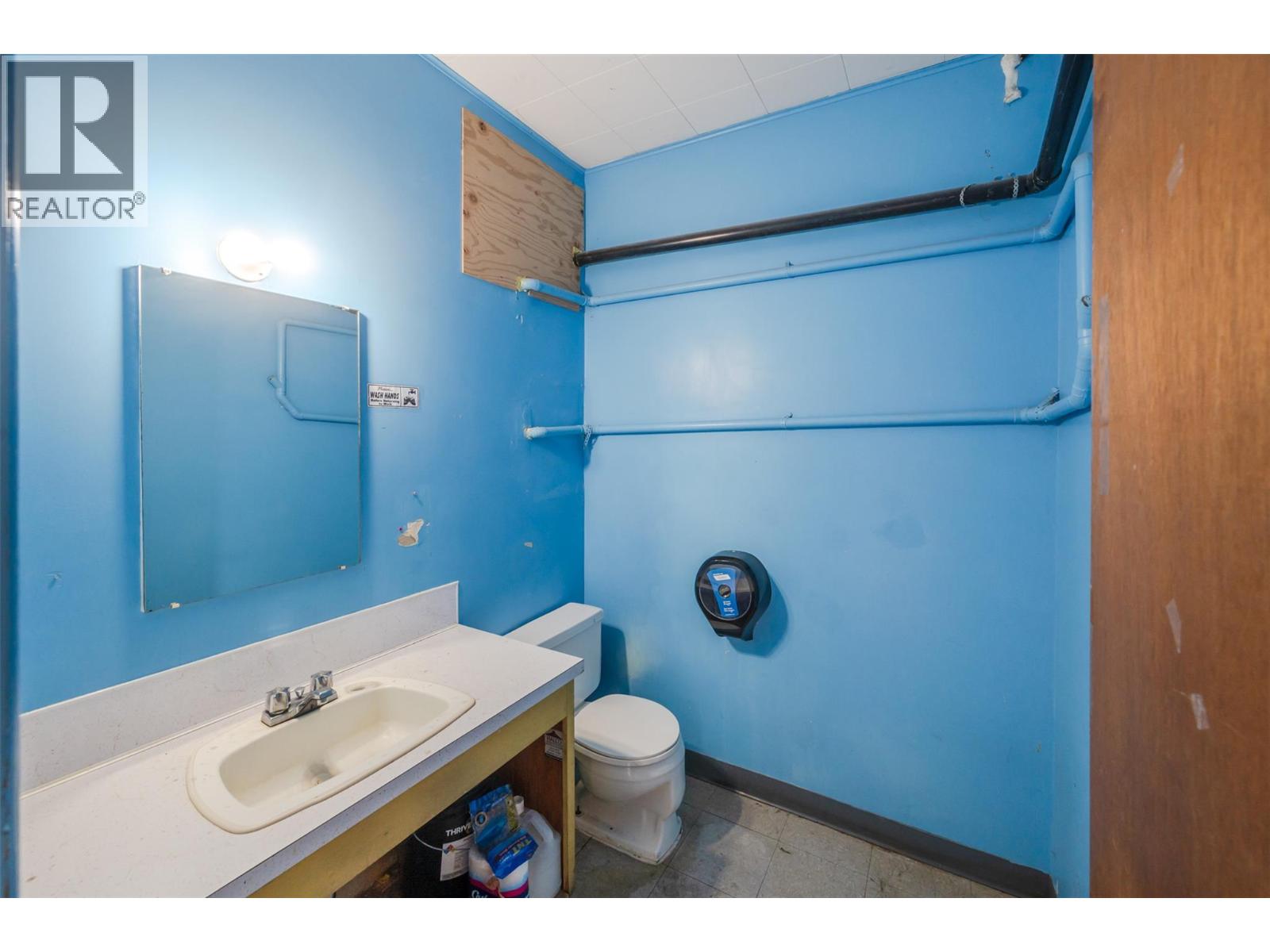  402 Industrial Avenue East, Penticton