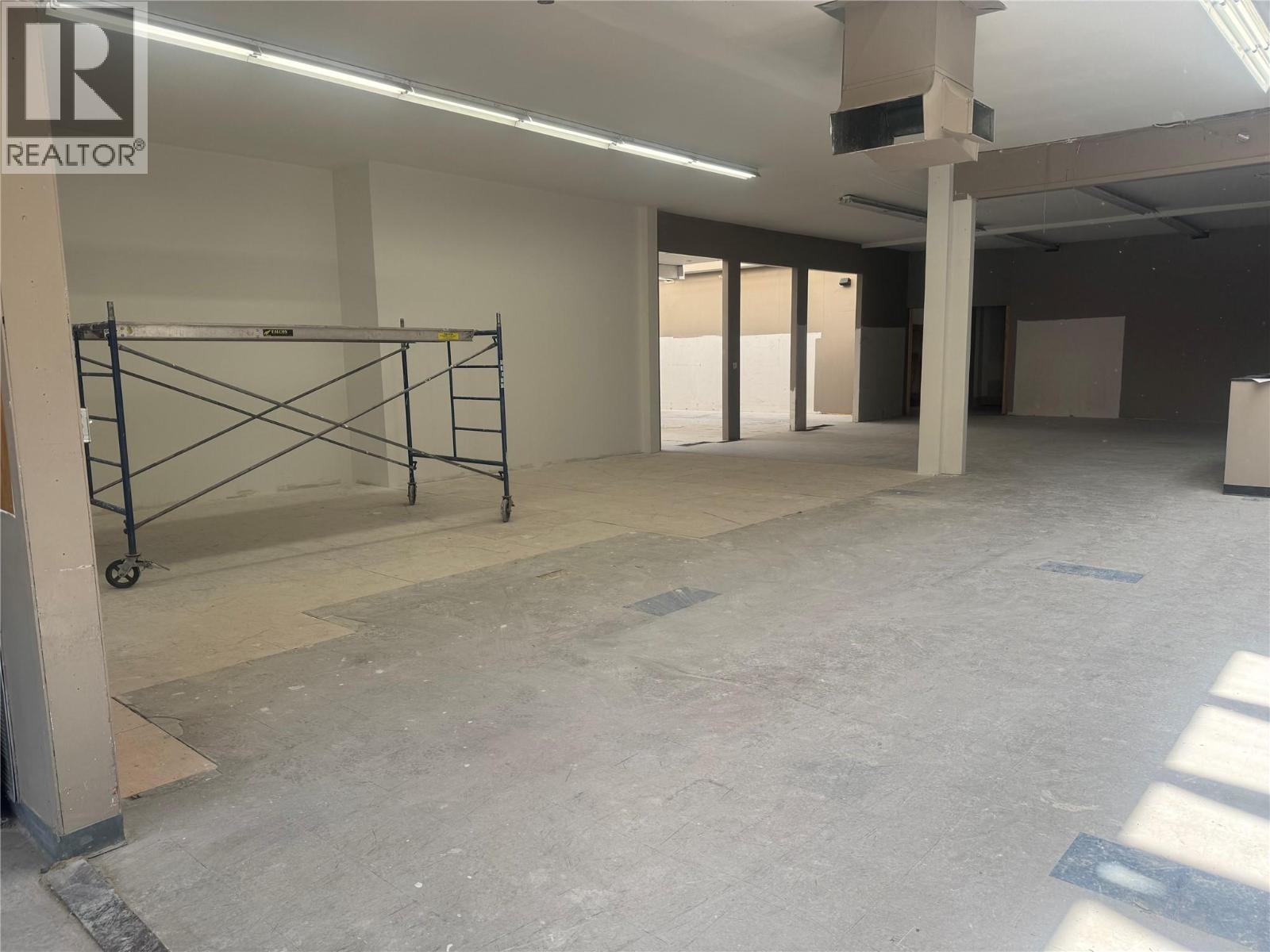  402 Industrial Avenue East, Penticton