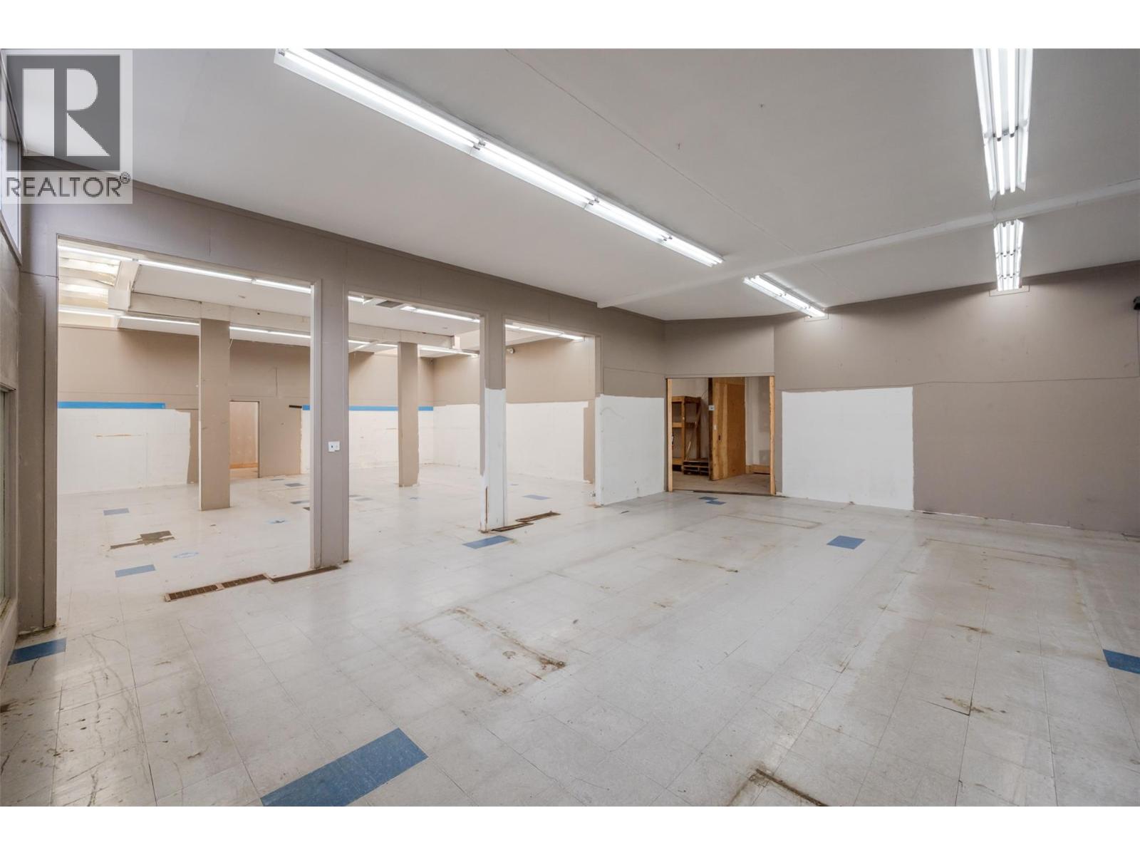  402 Industrial Avenue East, Penticton