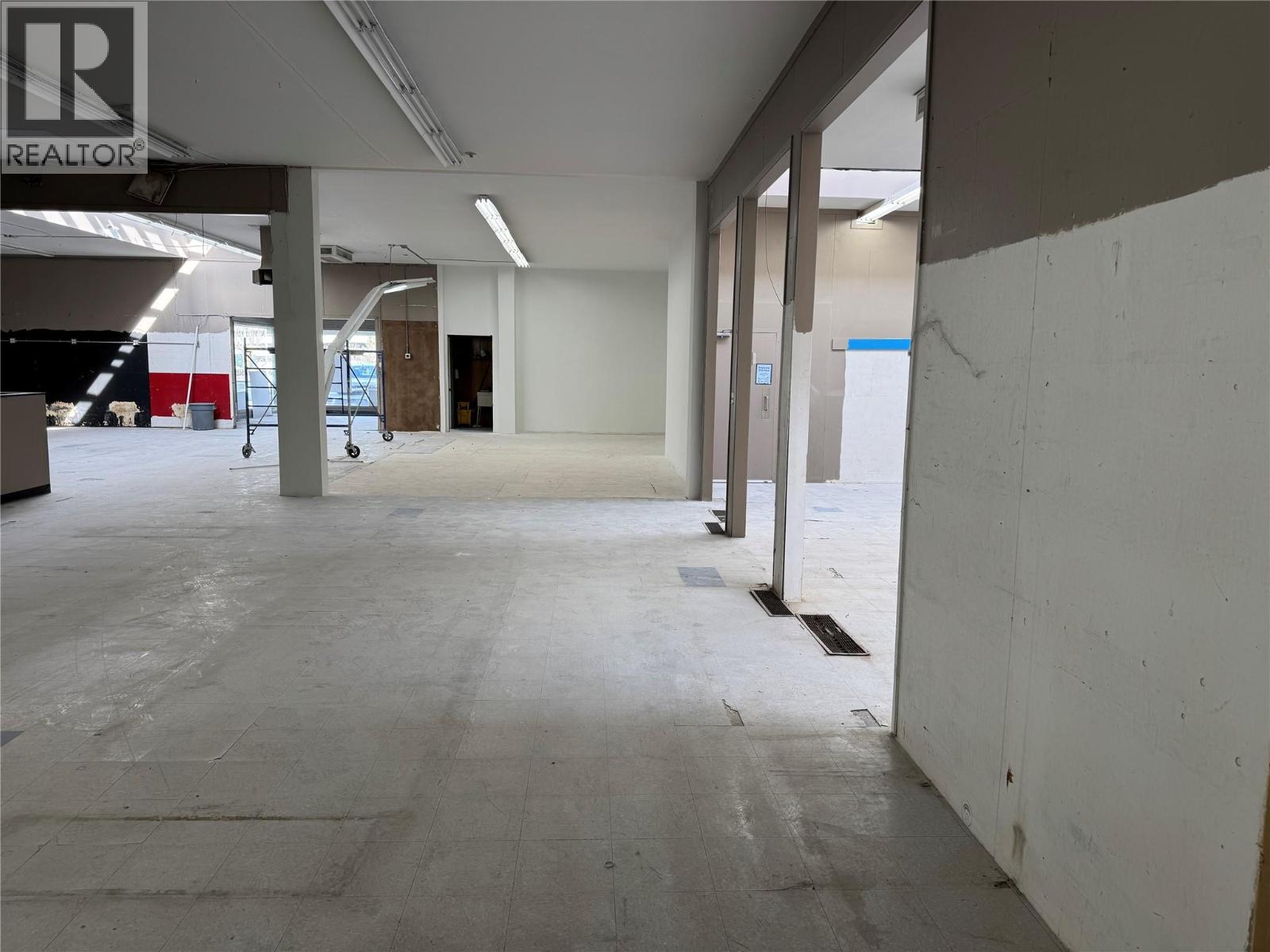  402 Industrial Avenue East, Penticton