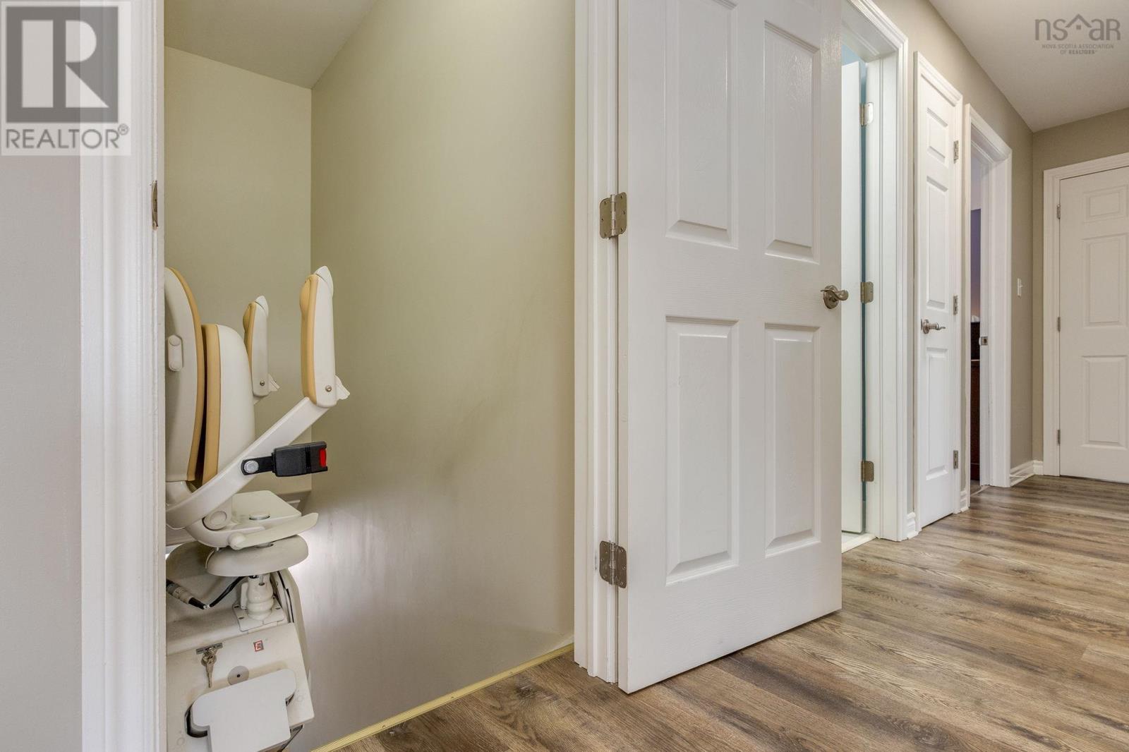 Property 47 of 49 of 152B Orchard Street W