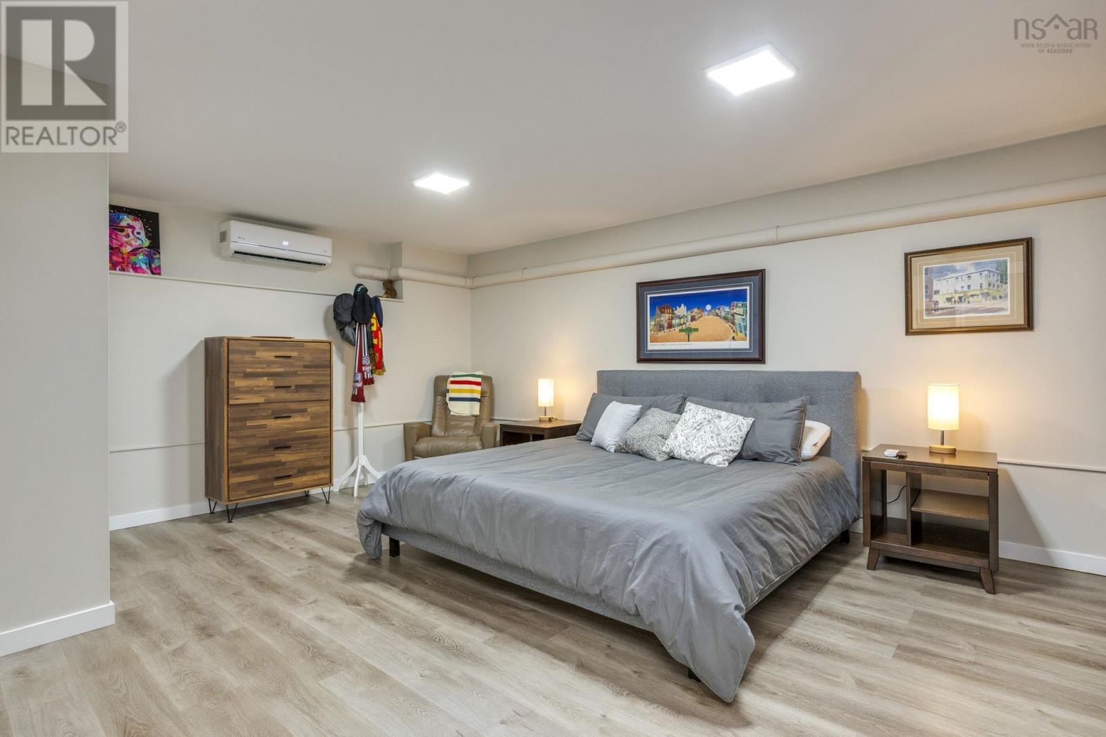 Property 17 of 49 of 152B Orchard Street W