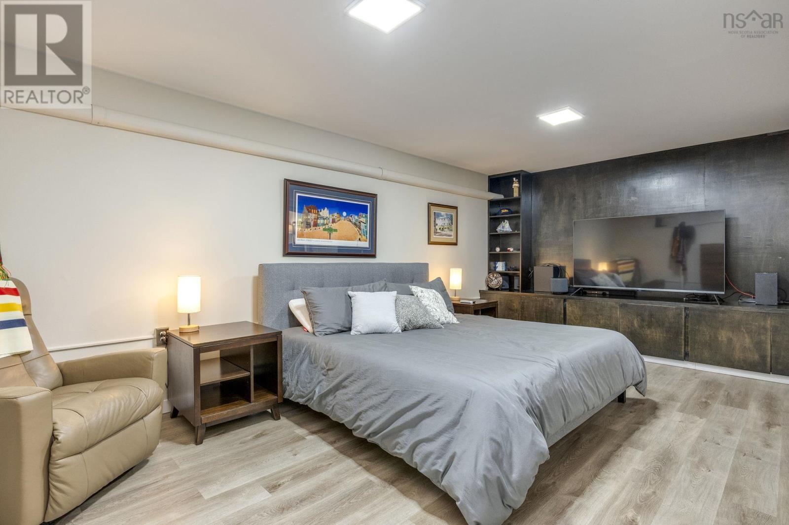 Property 34 of 49 of 152B Orchard Street W