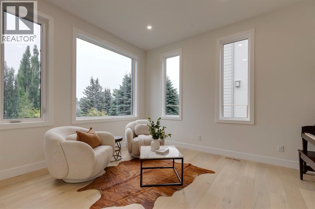 Single Family House for Sale in  Hamilton Street NW St Andrews Heights Calgary 