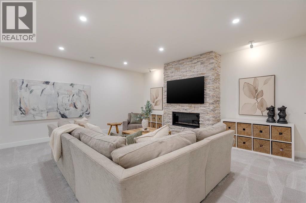 Single Family House for Sale in  Hamilton Street NW St Andrews Heights Calgary 