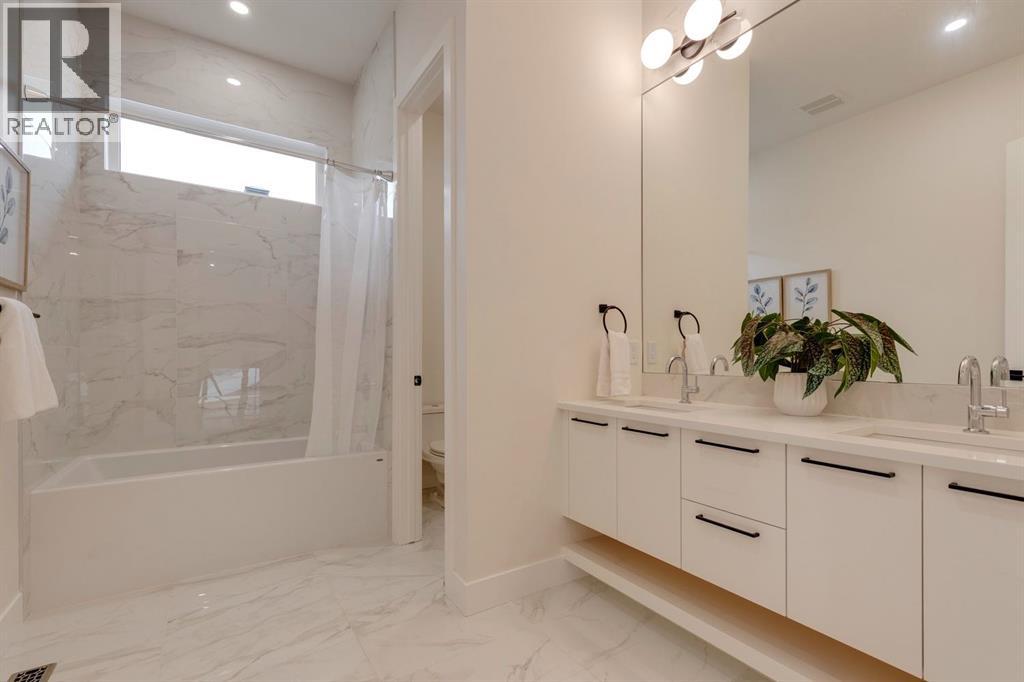 Single Family House for Sale in  Hamilton Street NW St Andrews Heights Calgary 