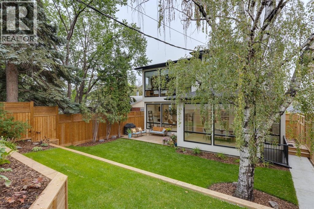 Single Family House for Sale in  Hamilton Street NW St Andrews Heights Calgary 