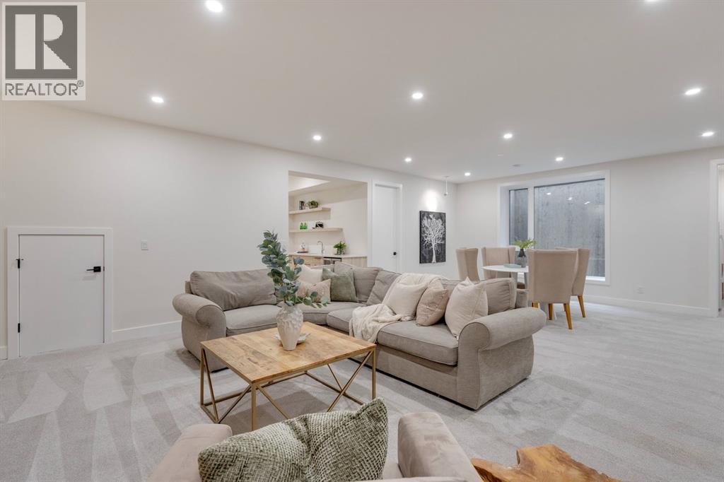 Single Family House for Sale in  Hamilton Street NW St Andrews Heights Calgary 