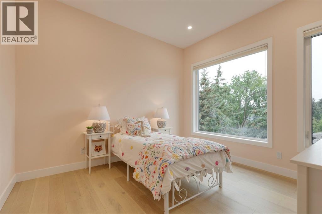 Single Family House for Sale in  Hamilton Street NW St Andrews Heights Calgary 