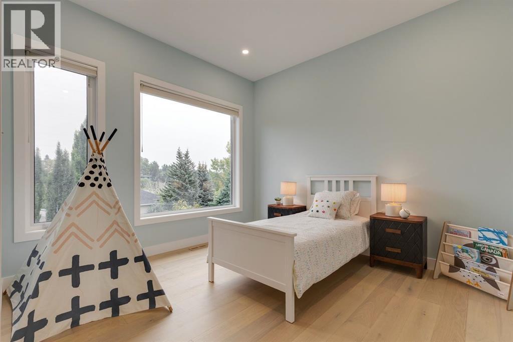 Single Family House for Sale in  Hamilton Street NW St Andrews Heights Calgary 