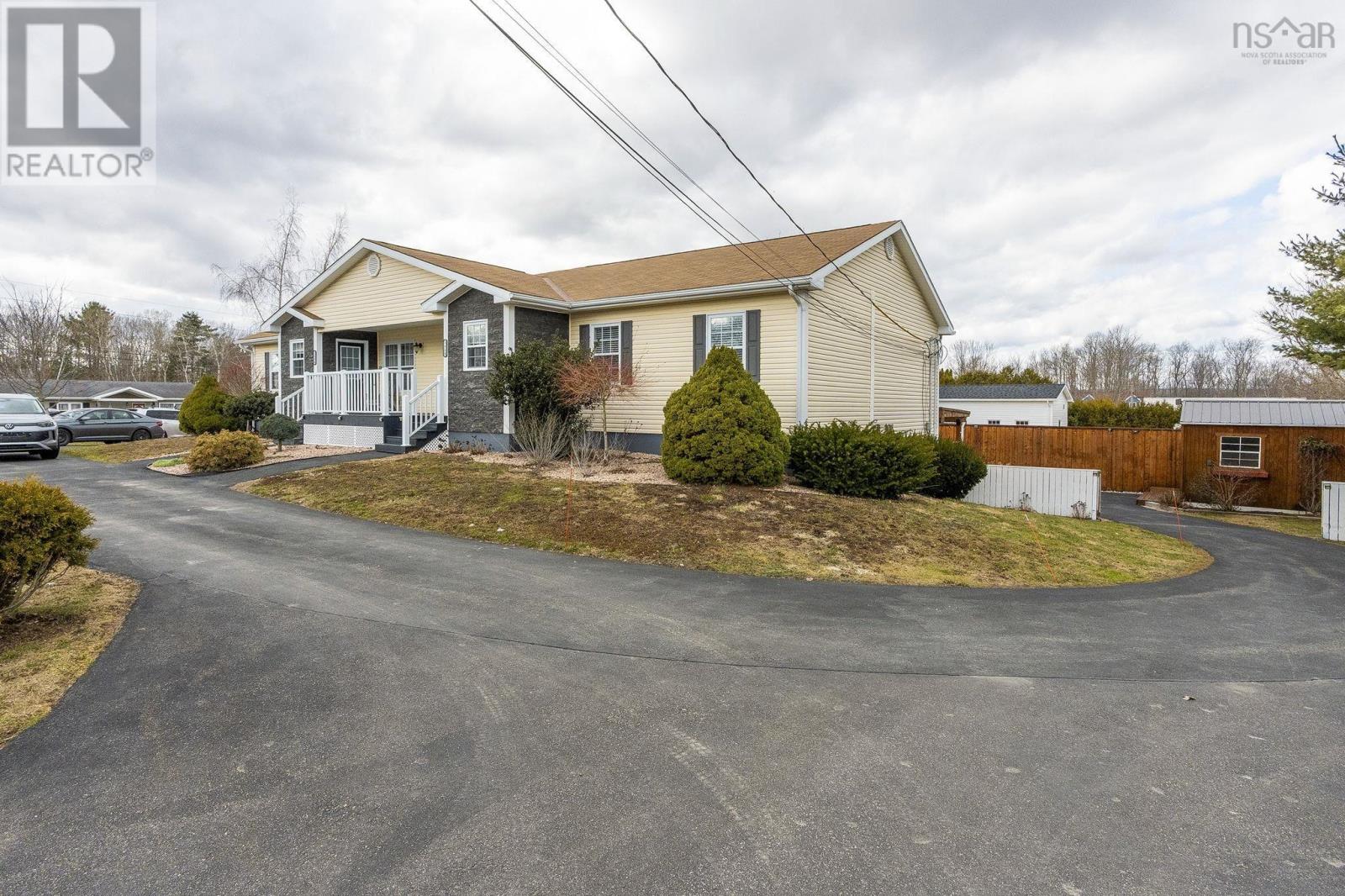 Property 22 of 49 of 152B Orchard Street W