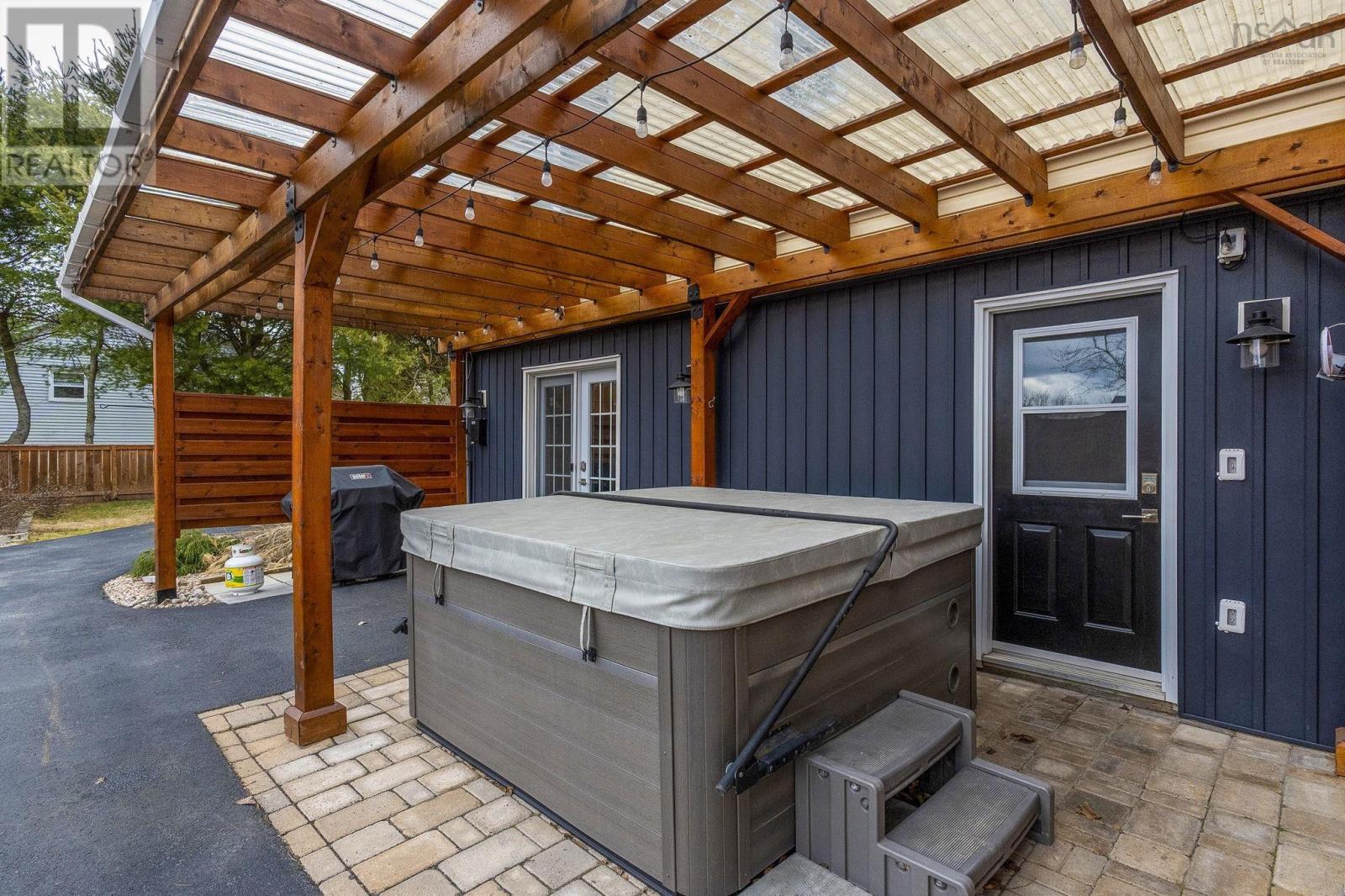 Property 24 of 49 of 152B Orchard Street W