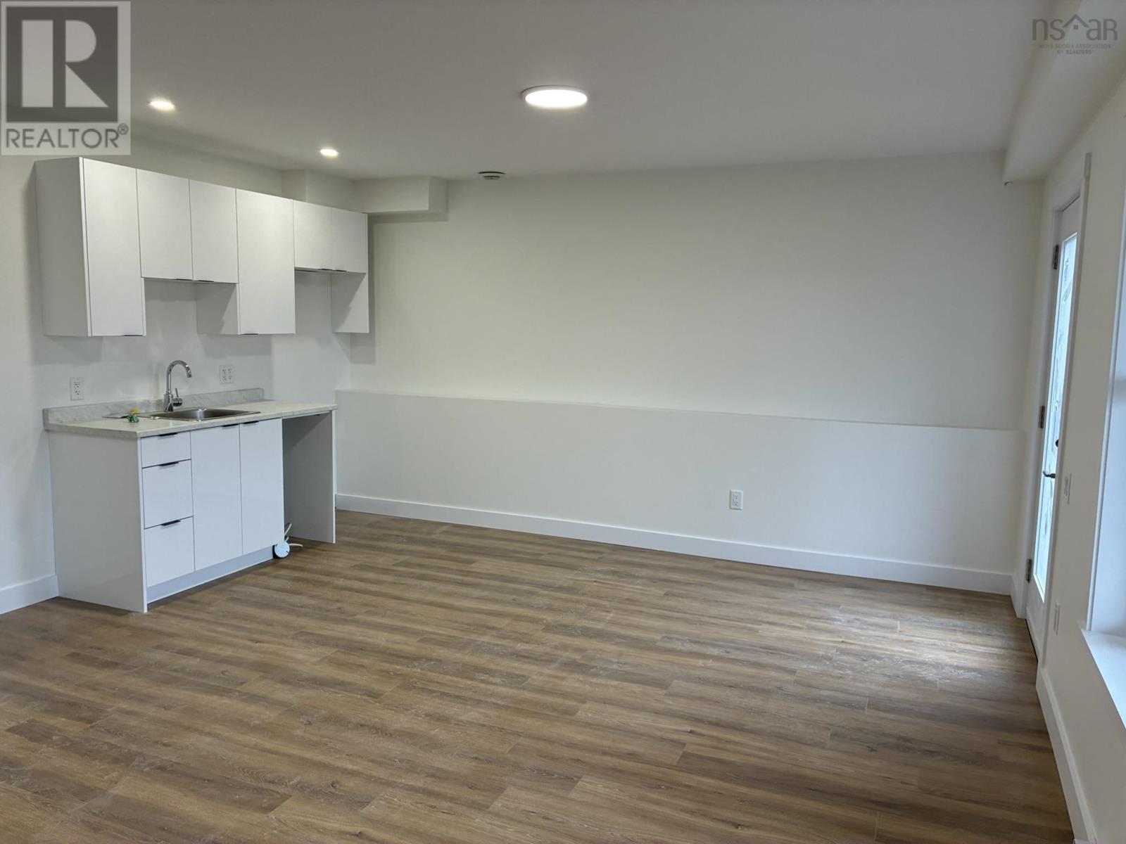 44 BERM STREET - 19