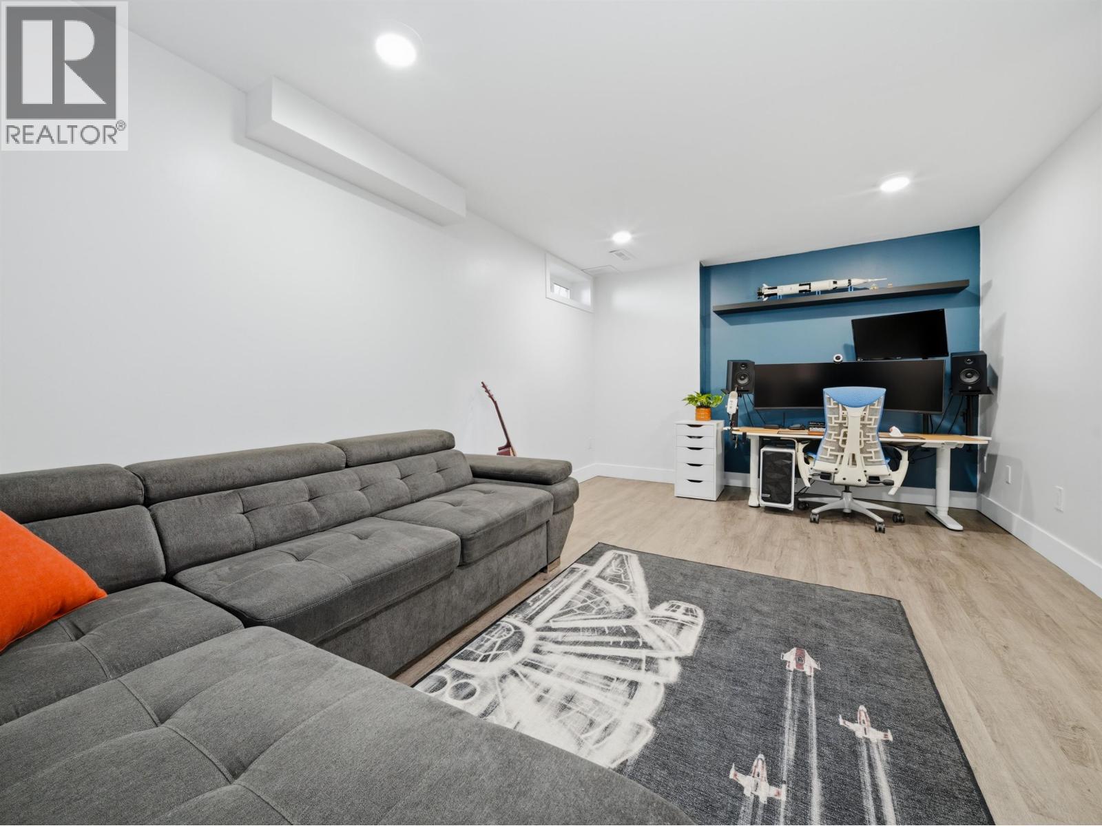 5 300 DECAIRE STREET, Coquitlam