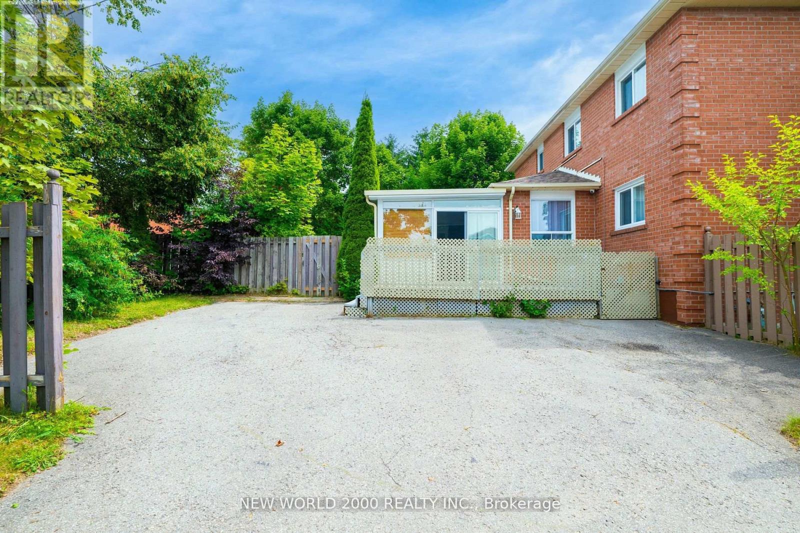 50 LIVINGSTONE STREET W - 34