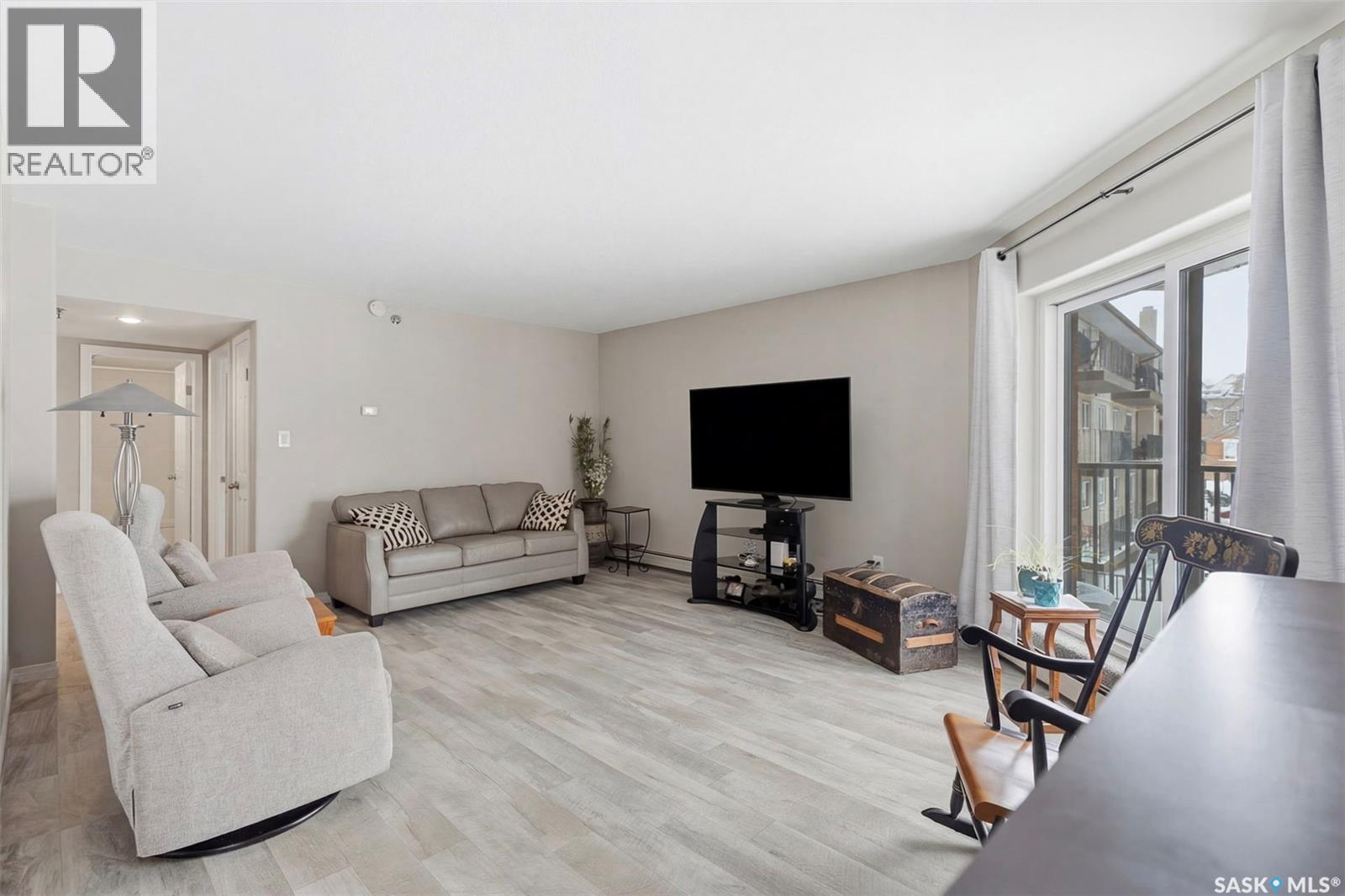 #104 717 VICTORIA AVENUE - 11