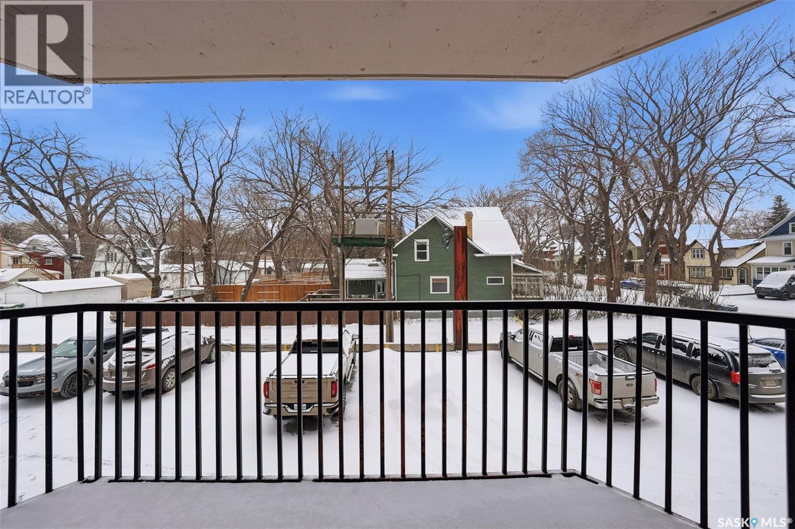 #104 717 VICTORIA AVENUE - 18