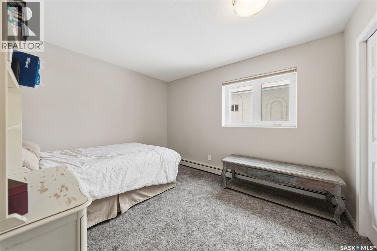 #104 717 VICTORIA AVENUE - 21