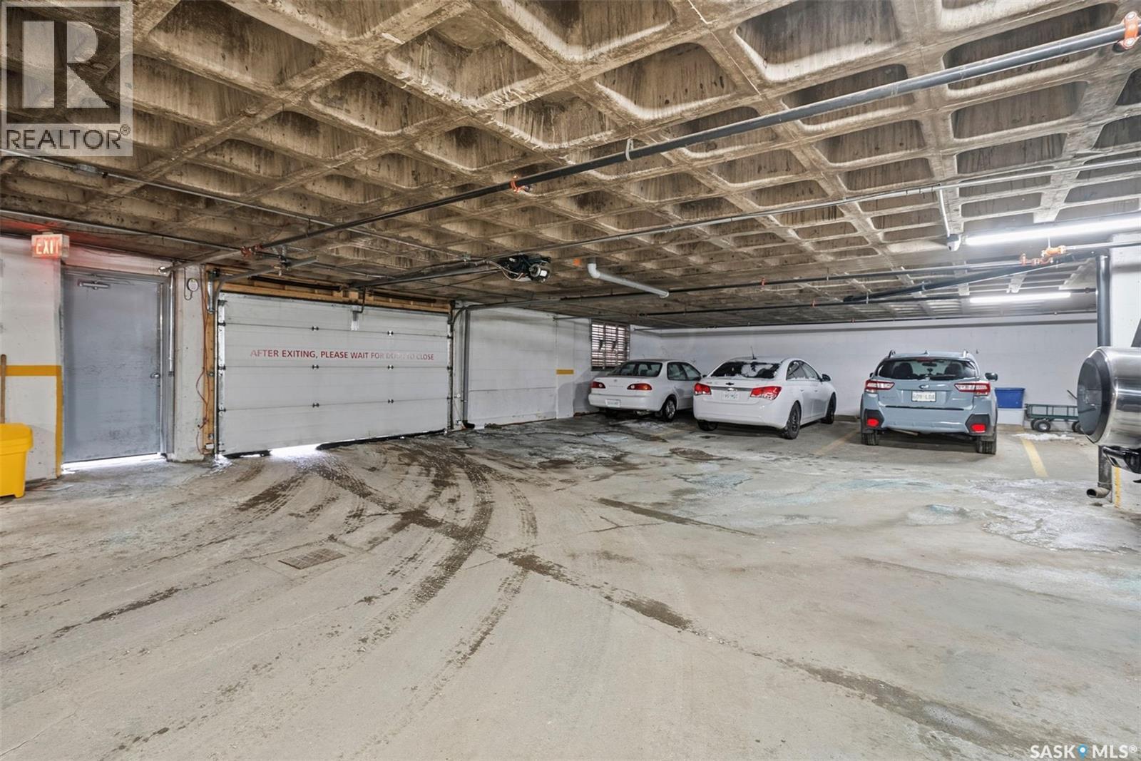 #104 717 VICTORIA AVENUE - 29