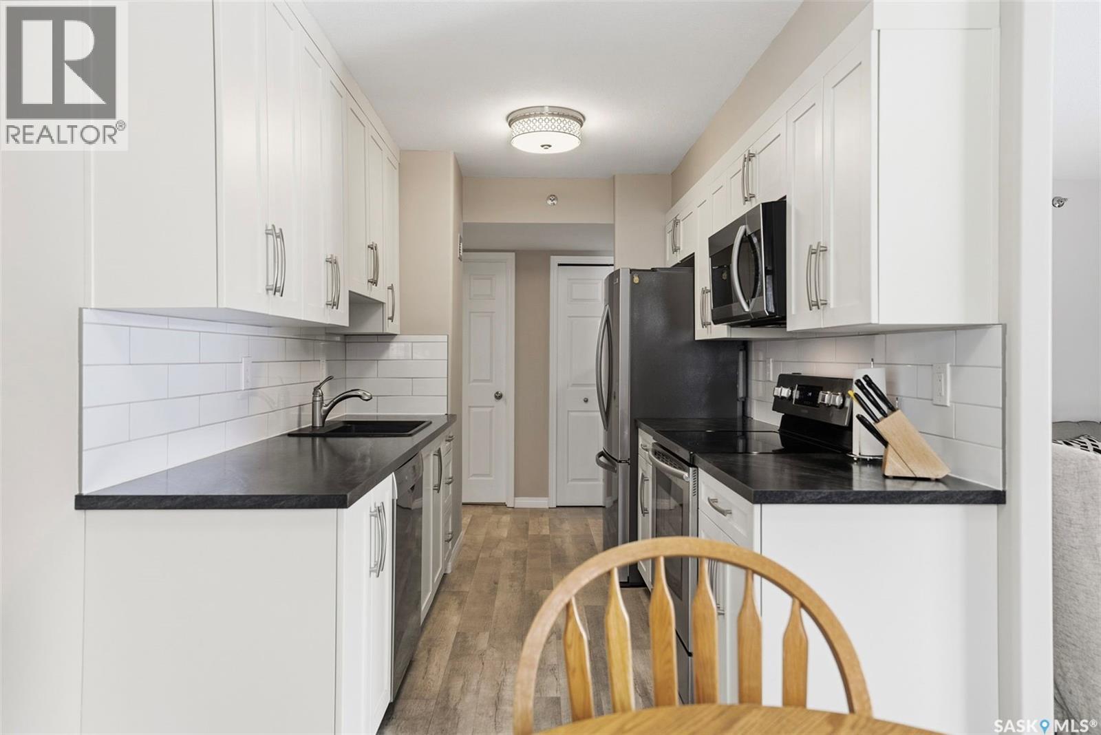 #104 717 VICTORIA AVENUE - 6