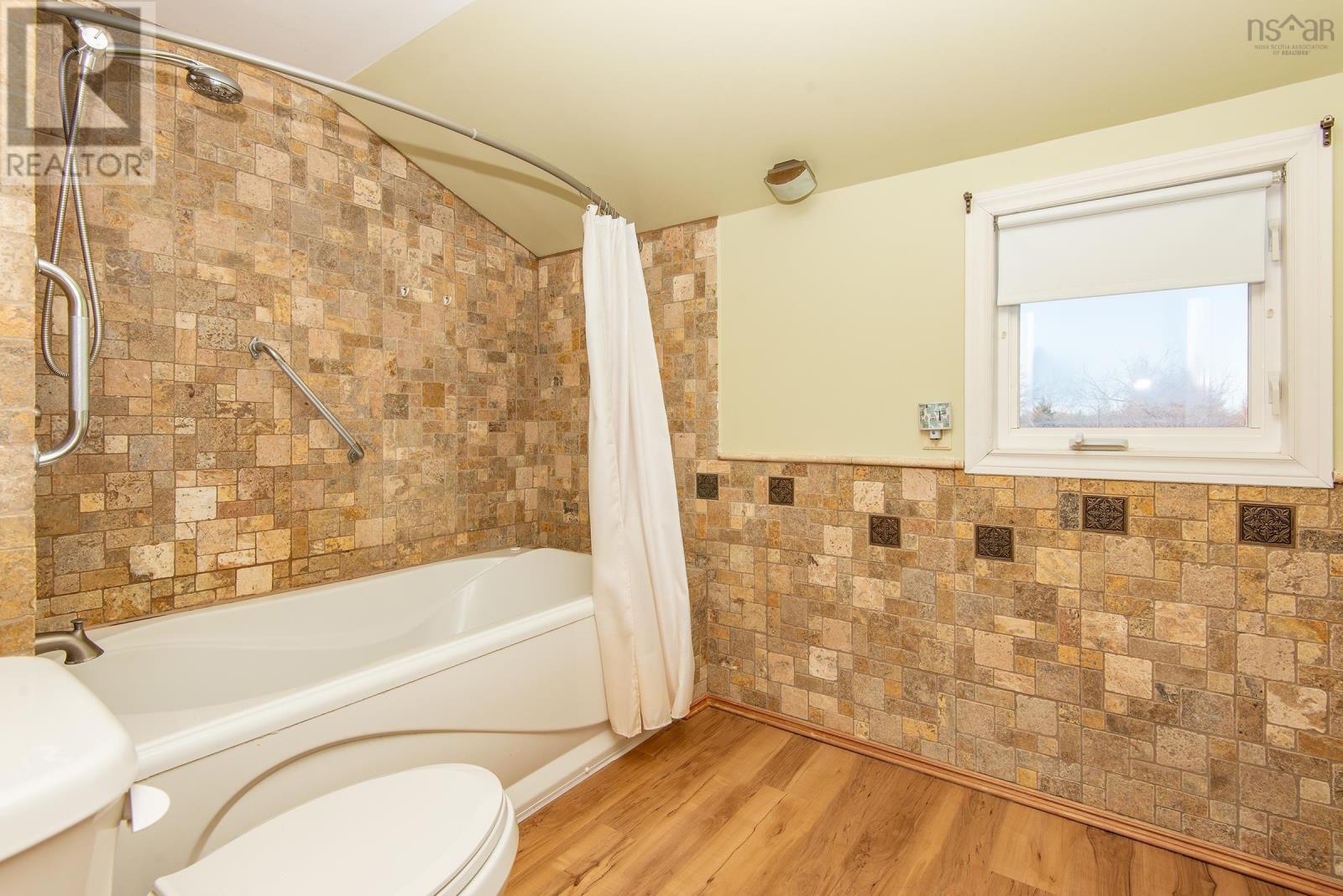 Property 17 of 34 of 91 Townshipline Road