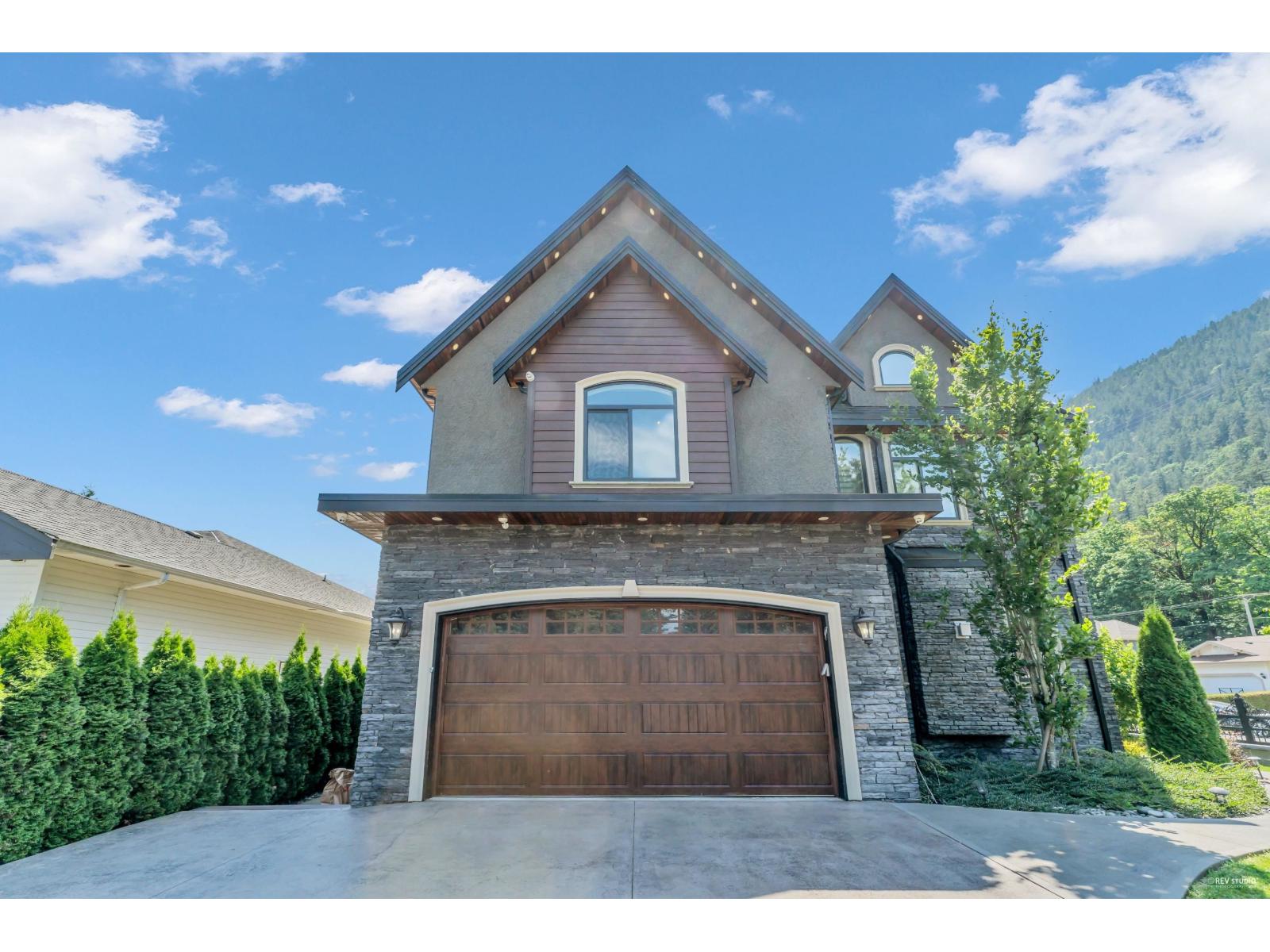 220 BALSAM AVENUE, Harrison Hot Springs, Harrison Hot Springs