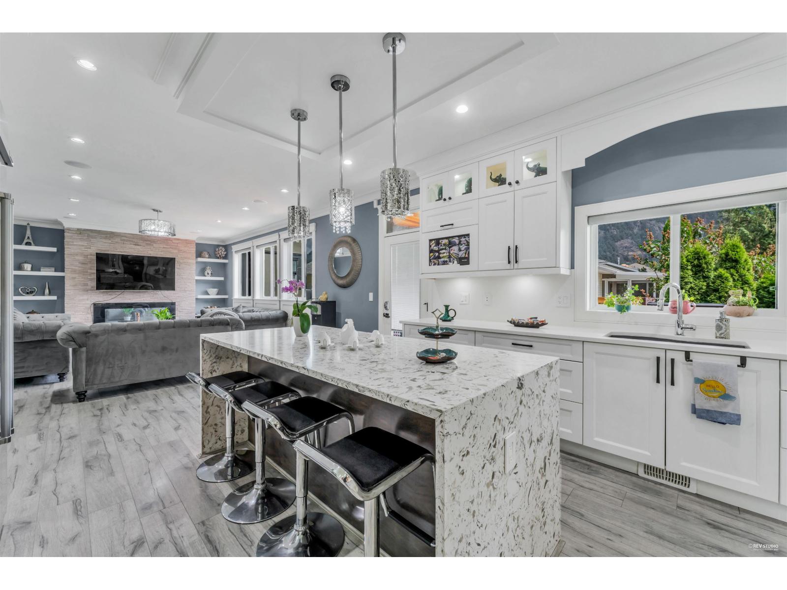 220 BALSAM AVENUE, Harrison Hot Springs, Harrison Hot Springs