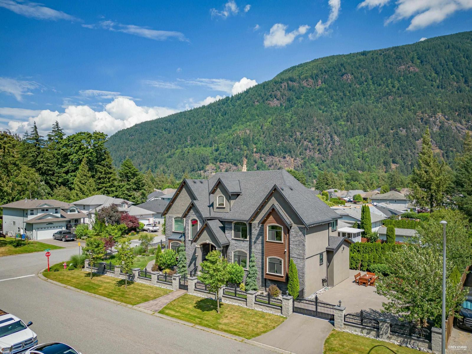 220 BALSAM AVENUE, Harrison Hot Springs, Harrison Hot Springs