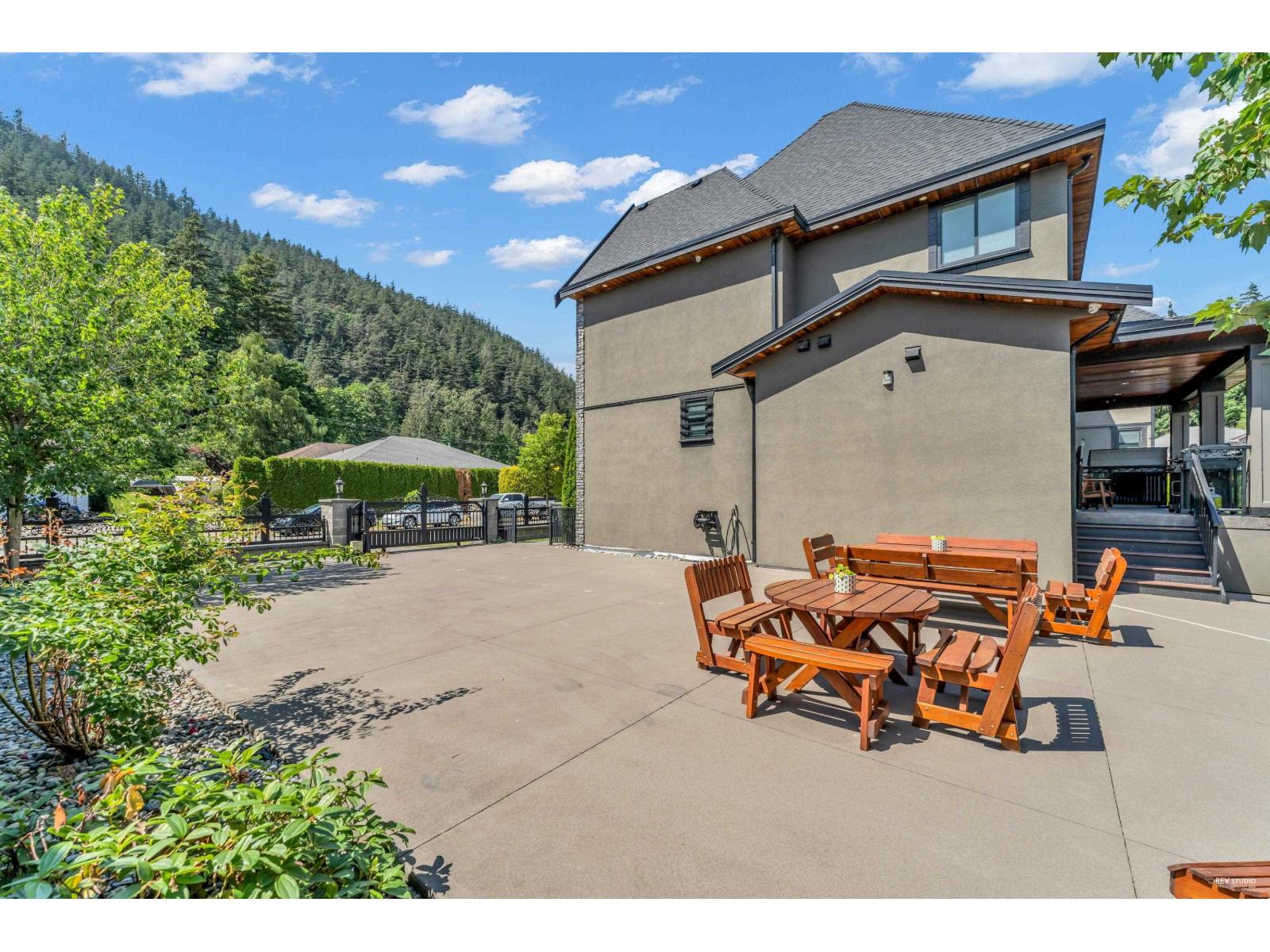 220 BALSAM AVENUE, Harrison Hot Springs, Harrison Hot Springs