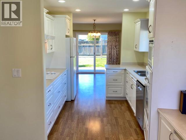 #12 4897 ONTARIO AVE - 4