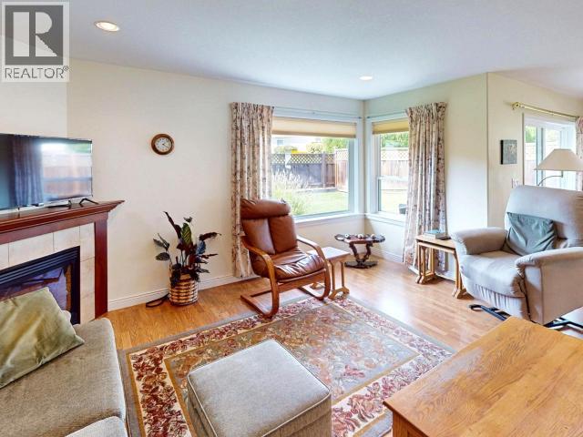 #12 4897 ONTARIO AVE - 9