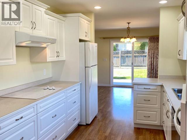 #12 4897 ONTARIO AVE - Image 3