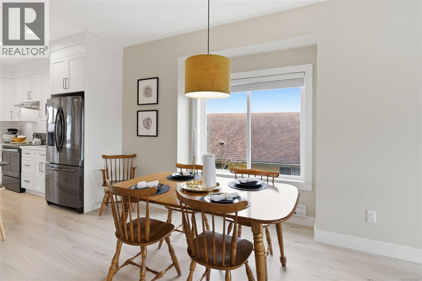 #100 253 VICTORIA RD - 17