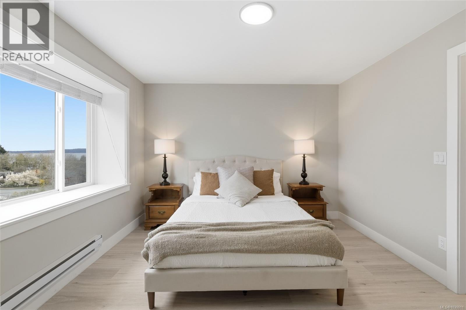 #100 253 VICTORIA RD - 22